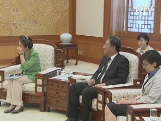 이 대통령, 세계자연보전연맹 사무총장 접견