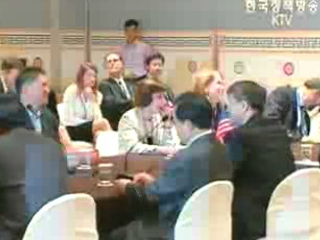 美 무역대표 `내년초 FTA 타결 기대`