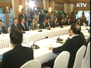 한승수 총리, 비정규직법 결렬 '비통'