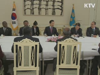 이 대통령, 아프리카 15개국 외교장관 접견
