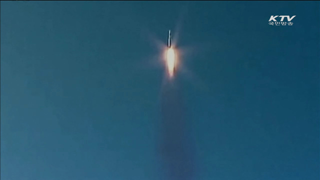 북한 '위성관제소' 공개…정부 "상황 예의주시"