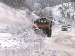 군 닷새째 제설작업 …폭설 피해 최소화
