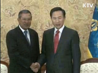 이 대통령, 캄보디아 도착…일정돌입