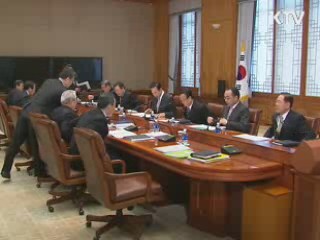 이 대통령 "졸업식 뒤풀이, 우리 사회의 중병"