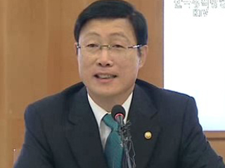 이 장관 "지금이 기업에 절호의 기회"