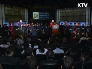 이 대통령 "핵포기시 국제사회 북한 지원"