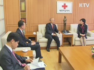 류우익 장관 "이산가족상봉 정례화 기대"