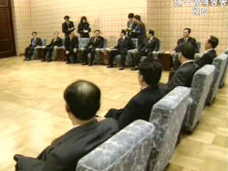 남북관계 변화, 대화의 틀은 유지 등