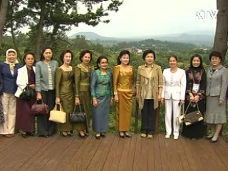 김윤옥 여사, 제주·한식 '알리미'