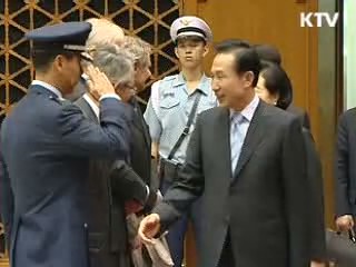 이 대통령, 유럽순방 마치고 귀국