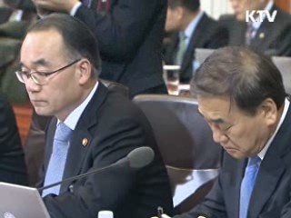 이 대통령 "국무위원들 먼저 안보의식 가져야"