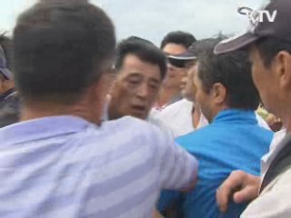 강정마을에 경찰 투입···연행자 속출