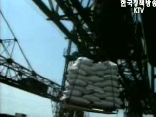 이 통일, `대북 쌀 차관, 단순 지연`