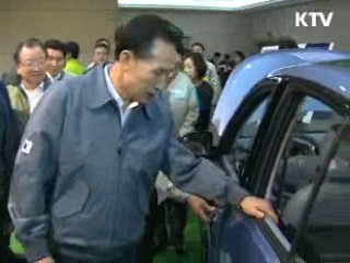 이 대통령 "전기자동차 원천기술 개발에 집중"