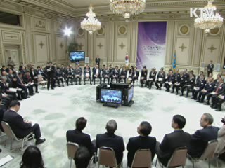 이 대통령 "강소기업 나와야 4만달러 달성"