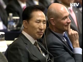 이 대통령 "동시에 재정확대정책 추진해야"