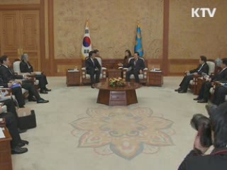 이 대통령, 오카다 일본 외무대신 접견