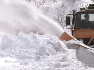 군 닷새째 제설작업 …폭설 피해 최소화