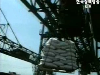 북한 수해복구용 시멘트 ‘선적 재개’