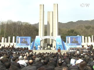 김 총리 "4.19 정신 이어 법과 원칙 바로 세워야"