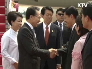이명박 대통령 태국 도착…31년 만의 방문