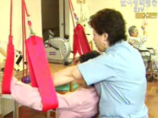 중증노인 수발 지원