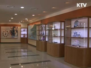 청와대, 각국 정상들 선물 첫 공개