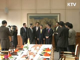 김중수 총재 "국내 금융시장 안정 추세"