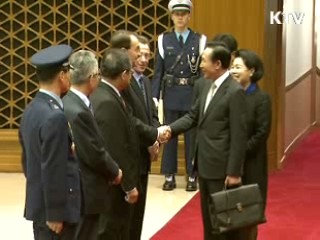 이 대통령, 해외순방 마치고 귀국