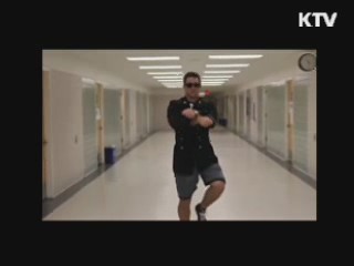 미 해군사관학교도 말춤 열풍