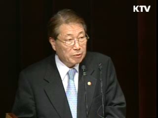 정부 출범 1년, 외교적 과제는?