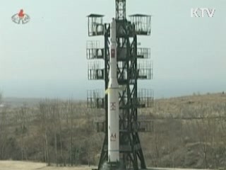 한·일·중 외교장관, '북 로켓' 집중 논의