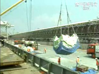 동포애 차원, 쌀과 시멘트 북한 지원