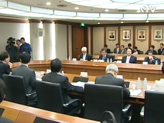 "경기하강 둔화...낙관은 일러"