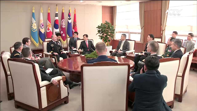 한미 국방장관 회담 개최… "사드 논의할 단계 아니다"