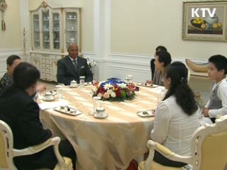 김윤옥 여사, 하인스 워드·김세진 모자 격려