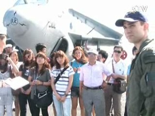 대학생 270여명 항공모함 '조지 워싱턴' 견학