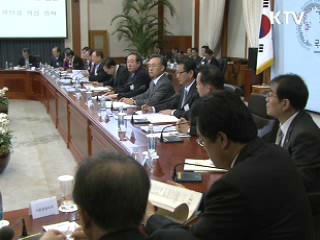 이 대통령 "정부, 규제완화 더욱 강화해야"