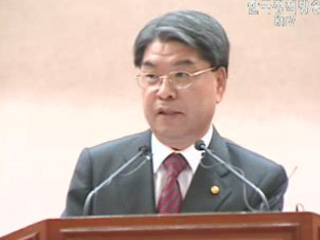 이 통일, `한반도 문제 남북이 풀어야`