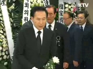 이 대통령, 고 박세직 재향군인회장 조문