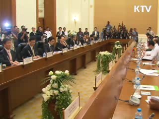 이 대통령, 아웅산 수치 여사 면담···민주화 지지