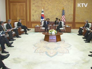 한미 정상 "북 장거리로켓 즉시 철회해야"