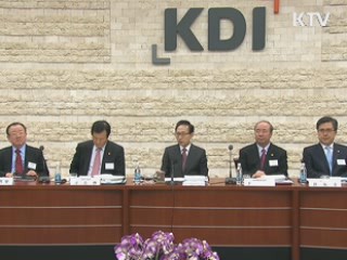 이 대통령 "공직사회 파격적 변화 나서야"