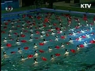 北, 식량난 속 '김 위원장 생일 행사'