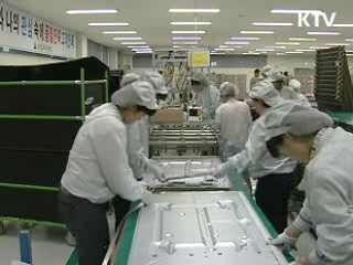 여성 근로자, 양육 가사부담 '이중고'