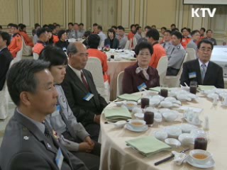 이 대통령, 모범소방관 격려…"화재예방 만전"